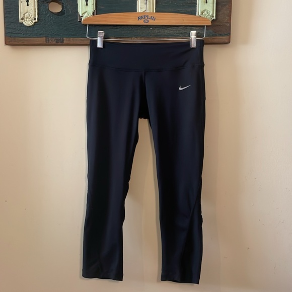 Nike Running Dri-Fit Black Capri Leggings Size Small - Picture 3 of 16